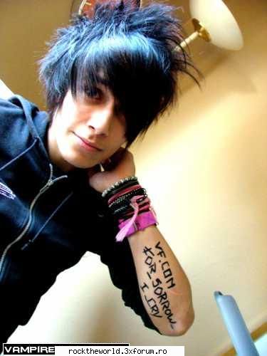 lucruri on...;)) mie imi plac emo boys!!i fall love...)