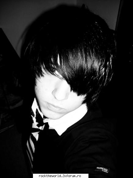 poze emo.. cam tenteaza apuc shi emo, zicetzi???