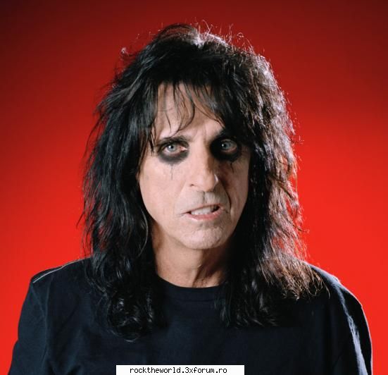 Cea mai buna voce masculina din rock - Solistul formatiei Alice Cooper cu siguranta are - Artisti rock