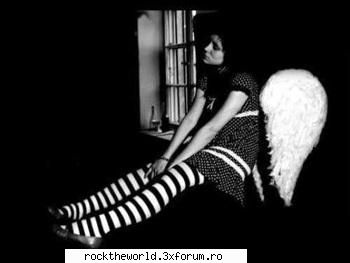 Poze emo.. - InNoCeNt sMiLe - Poze